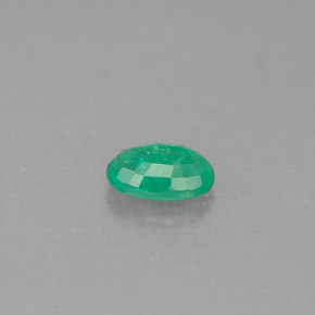 0,44 ctw natürlicher grüner Smaragd, Oval Schliff, SI-I1
