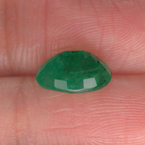 1,61 ctw natürlicher grüner Smaragd, Oval Schliff, SI-I1