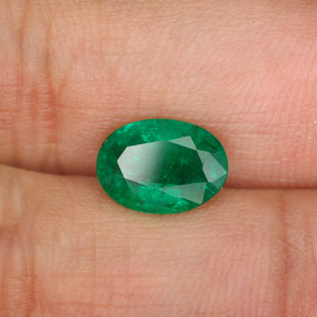 1,37 ctw natürlicher grüner Smaragd, Oval Schliff, SI-I1