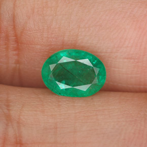 1,26 ctw natürlicher grüner Smaragd, Oval Schliff, SI-I1