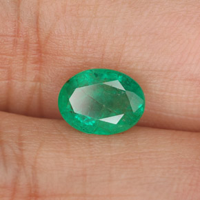 1,26 ctw natürlicher grüner Smaragd, Oval Schliff, SI-I1