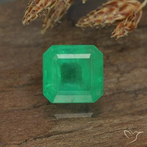 0.84ct Natürlicher Mittelgrün Smaragd, Smaragdschliff, VS-SI