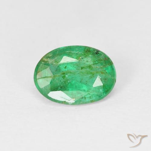 0.69ct Natürlicher gelblich-grün Smaragd, Oval, SI