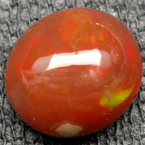 2,05 ctw natürlicher mehrfarbiger Feueropal, Oval Schliff, Lichtundurchlässig