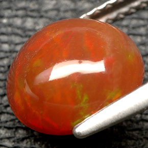 2,05 ctw natürlicher mehrfarbiger Feueropal, Oval Schliff, Lichtundurchlässig