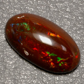 5,06 ctw natürlicher mehrfarbiger Feueropal, Oval Schliff, Lichtundurchlässig
