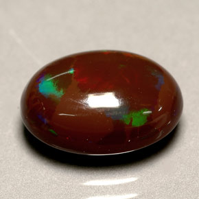 3,60 ctw natürlicher mehrfarbiger Feueropal, Oval Schliff, Lichtundurchlässig