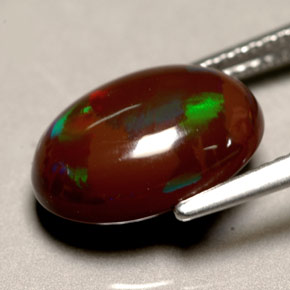 3,60 ctw natürlicher mehrfarbiger Feueropal, Oval Schliff, Lichtundurchlässig