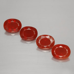 3,67 ct natürliche roter Feueropal-Edelsteine, Oval Schliff, Transparent