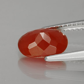 9,17 ctw natürlicher rötlich-orange Feueropal, Oval Schliff, Transparent