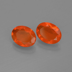 1,29 ct natürliche roter Feueropal-Edelsteine, Oval Schliff, Transparent