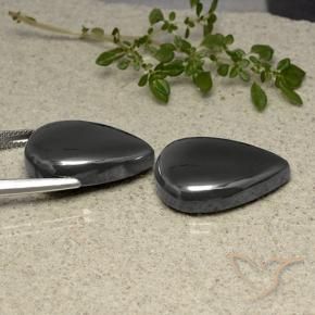 63.94 ct natürliche Schwarz-Grau Hematit-Edelsteine, Birnenform, Lichtundurchlässig