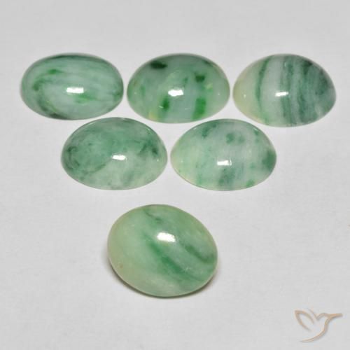 9,17 ctw natürlicher Mittelgrün Jade, Oval, Lichtundurchlässig