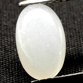 2,05 ctw natürlicher weißer Jadeit, Oval Schliff, Lichtdurchlässig