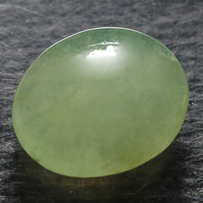 1,37 ctw natürlicher grüner Jadeit, Transparent, Transparent / Lichtdurchlässig