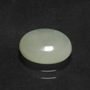 2,41 ctw natürlicher grüner Jadeit, Oval Schliff, Lichtdurchlässig