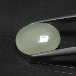 2,41 ctw natürlicher grüner Jadeit, Oval Schliff, Lichtdurchlässig