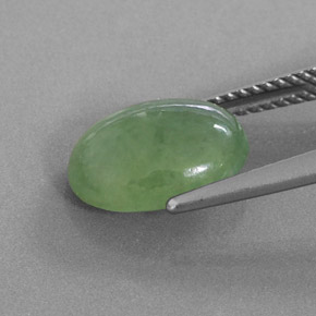 4,02 ctw natürlicher grüner Jadeit, Oval Schliff, Lichtdurchlässig
