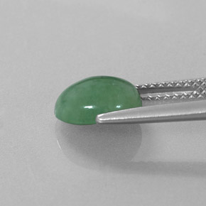 2,32 ctw natürlicher grüner Jadeit, Oval Schliff, Lichtdurchlässig