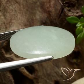 9,17 ctw natürlicher Olivgrün Jadeit, Oval, Lichtdurchlässig