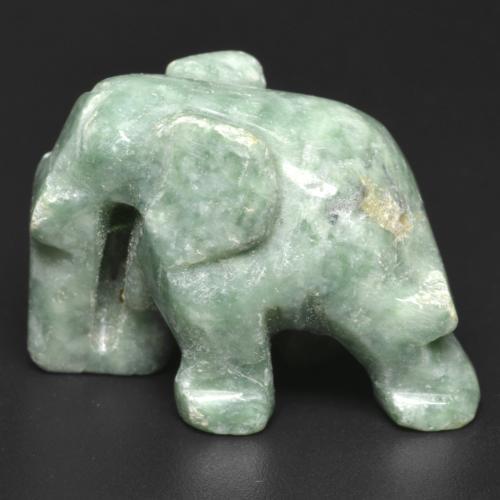 9,17 ctw natürlicher Kühles Grün Jadeit, Ausgefallene Form, Lichtundurchlässig