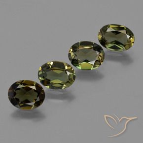 2.60 ct natürliche Tiefes Erdgrün Kornerupin-Edelsteine, Oval, VVS-VS