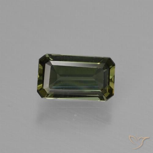 0.62ct Natürlicher bräunlich-grün Kornerupin, Smaragdschliff, VVS