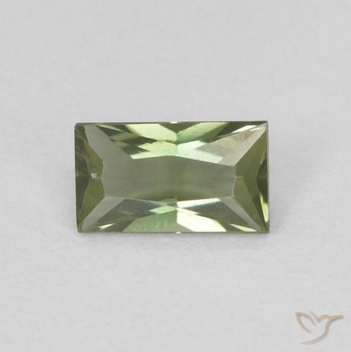 0.20ct Natürlicher Warmes Waldgrün Kornerupin, Baguette, VVS