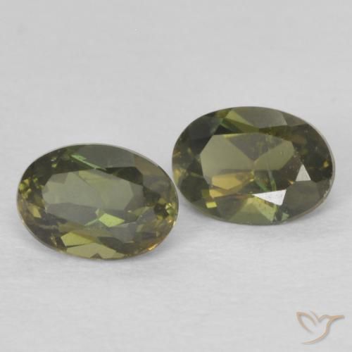 0.50 ct natürliche bräunlich-grün Kornerupin-Edelsteine, Oval, VVS-VS