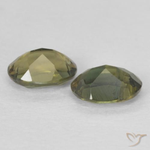 0.50 ct natürliche bräunlich-grün Kornerupin-Edelsteine, Oval, VVS-VS
