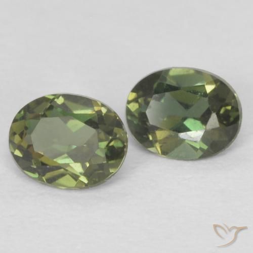 0.37ctw Natürlicher Medium Dark-Green Kornerupin, Oval, VS