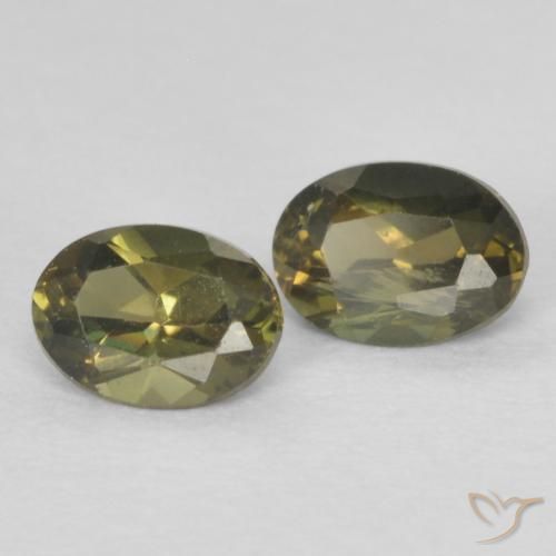 0.47 ct natürliche Erdiges Grün Kornerupin-Edelsteine, Oval, VS