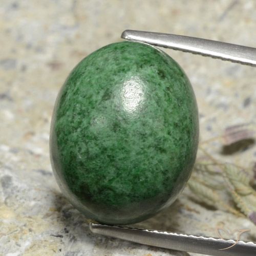 18.72ct Natürlicher Blasses Kieferngrün Mawsitsit, Oval, Lichtundurchlässig