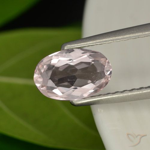 0.82ct Natürlicher Flamingorosa Morganit, Oval, VVS-VS