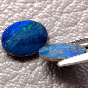  ct natürliche mehrfarbiger Opal-Dublette-Edelsteine, Oval Schliff, Lichtundurchlässig