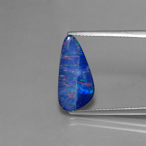 2,95 ctw natürlicher mehrfarbiger Opal-Dublette, Fantasieschliff, Lichtundurchlässig