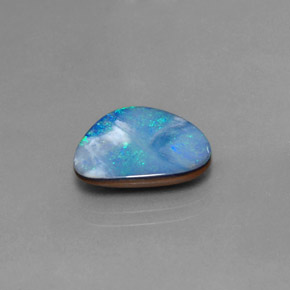 3,71 ctw natürlicher mehrfarbiger Opal-Dublette, Fantasieschliff, Lichtundurchlässig
