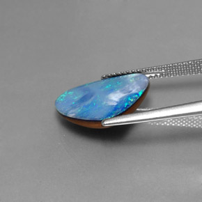 3,71 ctw natürlicher mehrfarbiger Opal-Dublette, Fantasieschliff, Lichtundurchlässig