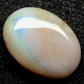 6,24 ctw natürlicher mehrfarbiger Opal, Oval Schliff, Lichtundurchlässig