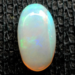 0,63 ctw natürlicher mehrfarbiger Opal, Transparent, Transparent / Lichtdurchlässig