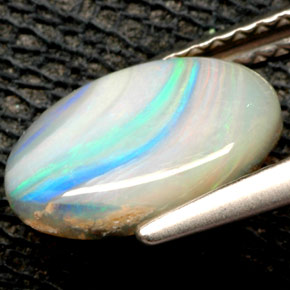 1,32 ctw natürlicher mehrfarbiger Opal, Oval Schliff, Lichtundurchlässig