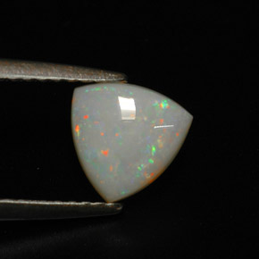 0,75 ctw natürlicher mehrfarbiger Opal, Transparent, Transparent / Lichtdurchlässig