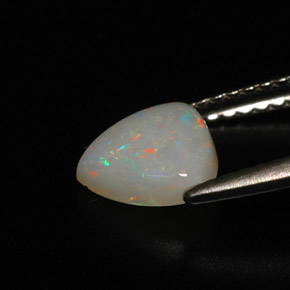 0,75 ctw natürlicher mehrfarbiger Opal, Transparent, Transparent / Lichtdurchlässig