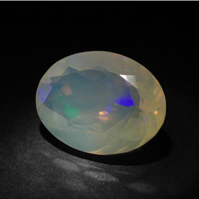 3,63 ctw natürlicher mehrfarbiger Opal, Oval Schliff, Transparent