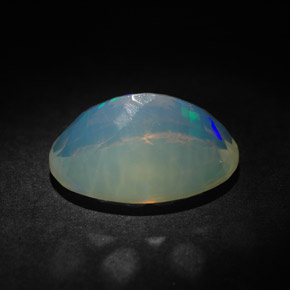 3,63 ctw natürlicher mehrfarbiger Opal, Oval Schliff, Transparent