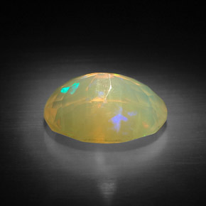 3,16 ctw natürlicher mehrfarbiger Opal, Oval Schliff, Transparent