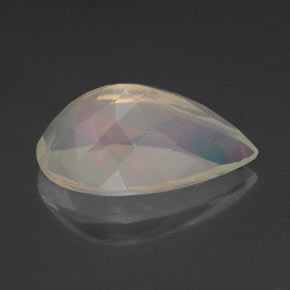 2,21 ctw natürlicher mehrfarbiger Opal, Birnenform, Transparent