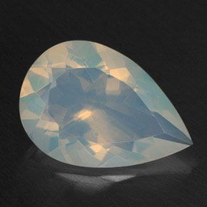 2,61 ctw natürlicher mehrfarbiger Opal, Birnenform, Transparent