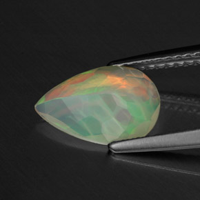 1,01 ctw natürlicher mehrfarbiger Opal, Birnenform, Transparent