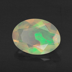 0,60 ctw natürlicher mehrfarbiger Opal, Transparent, Transparent / Lichtdurchlässig